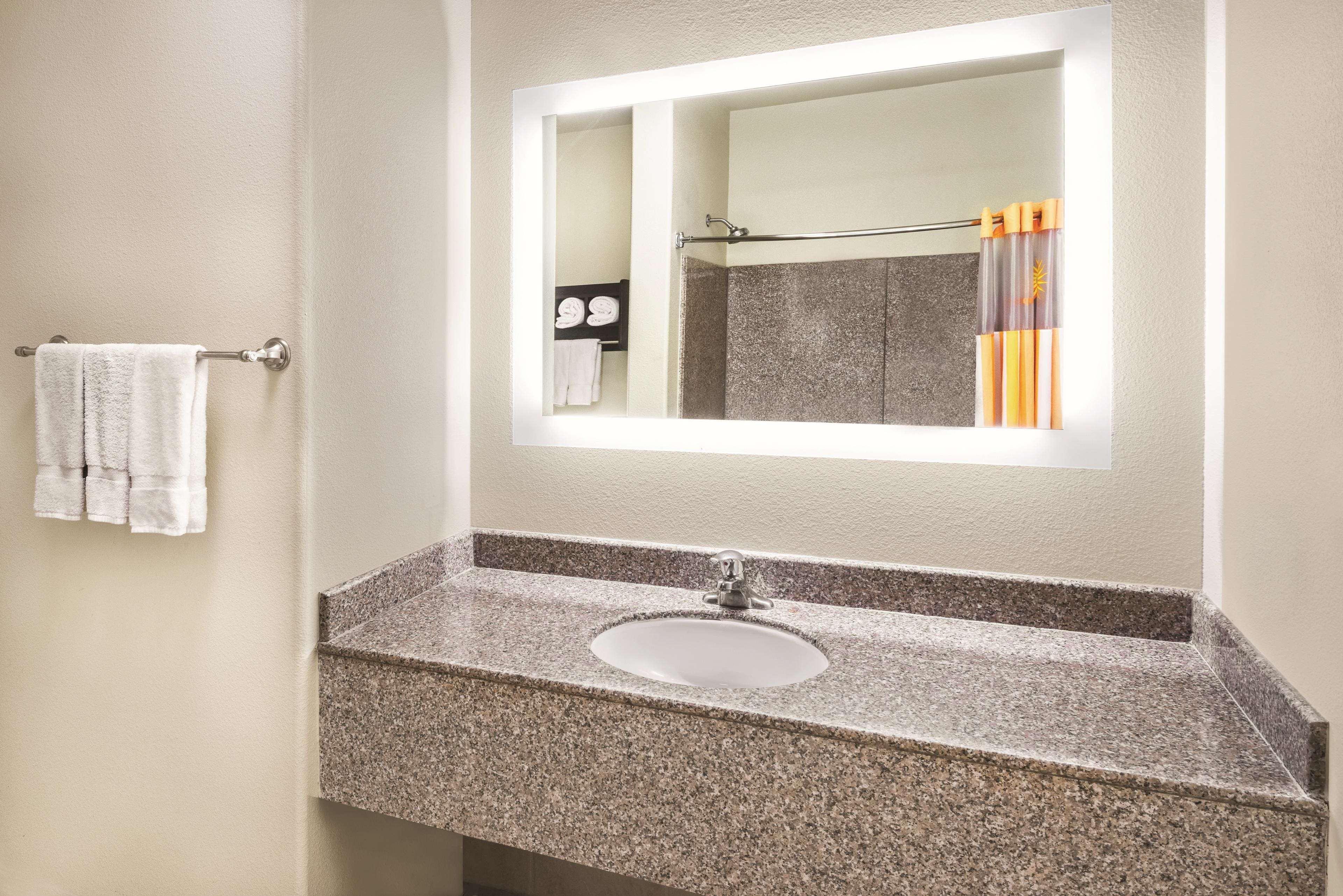 Hotel La Quinta By Wyndham San Antonio The Dominion Extérieur photo