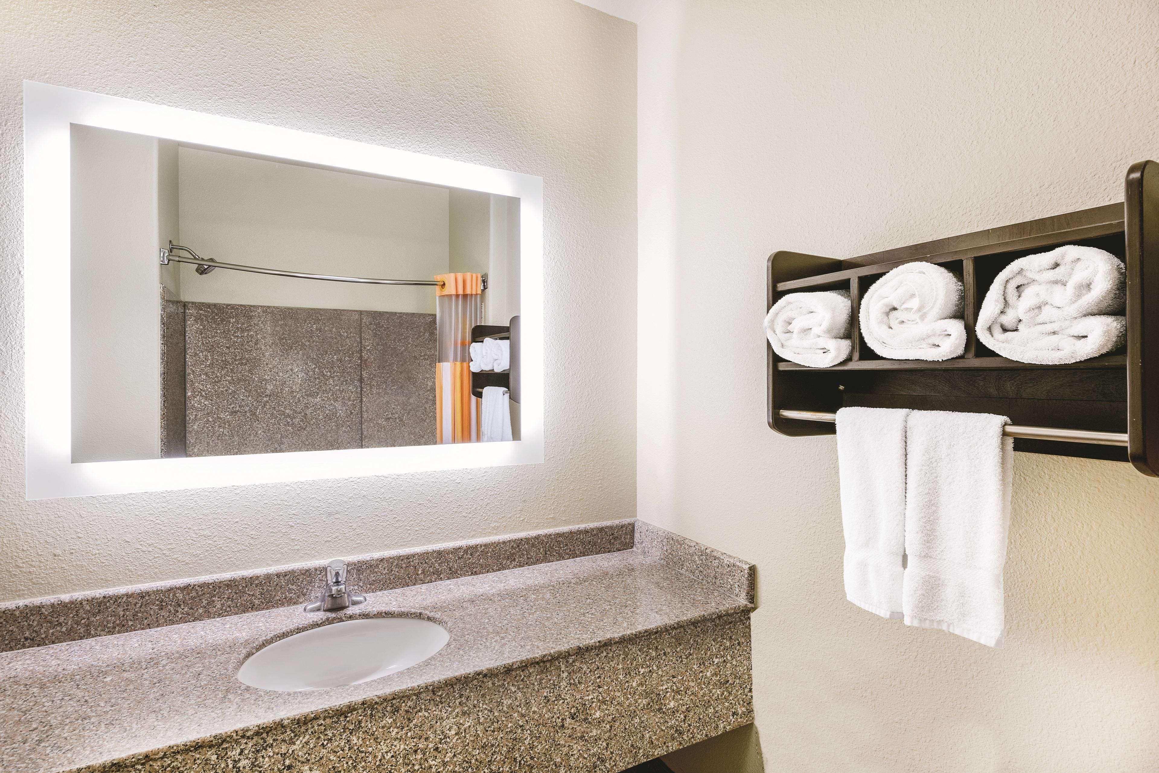 Hotel La Quinta By Wyndham San Antonio The Dominion Extérieur photo