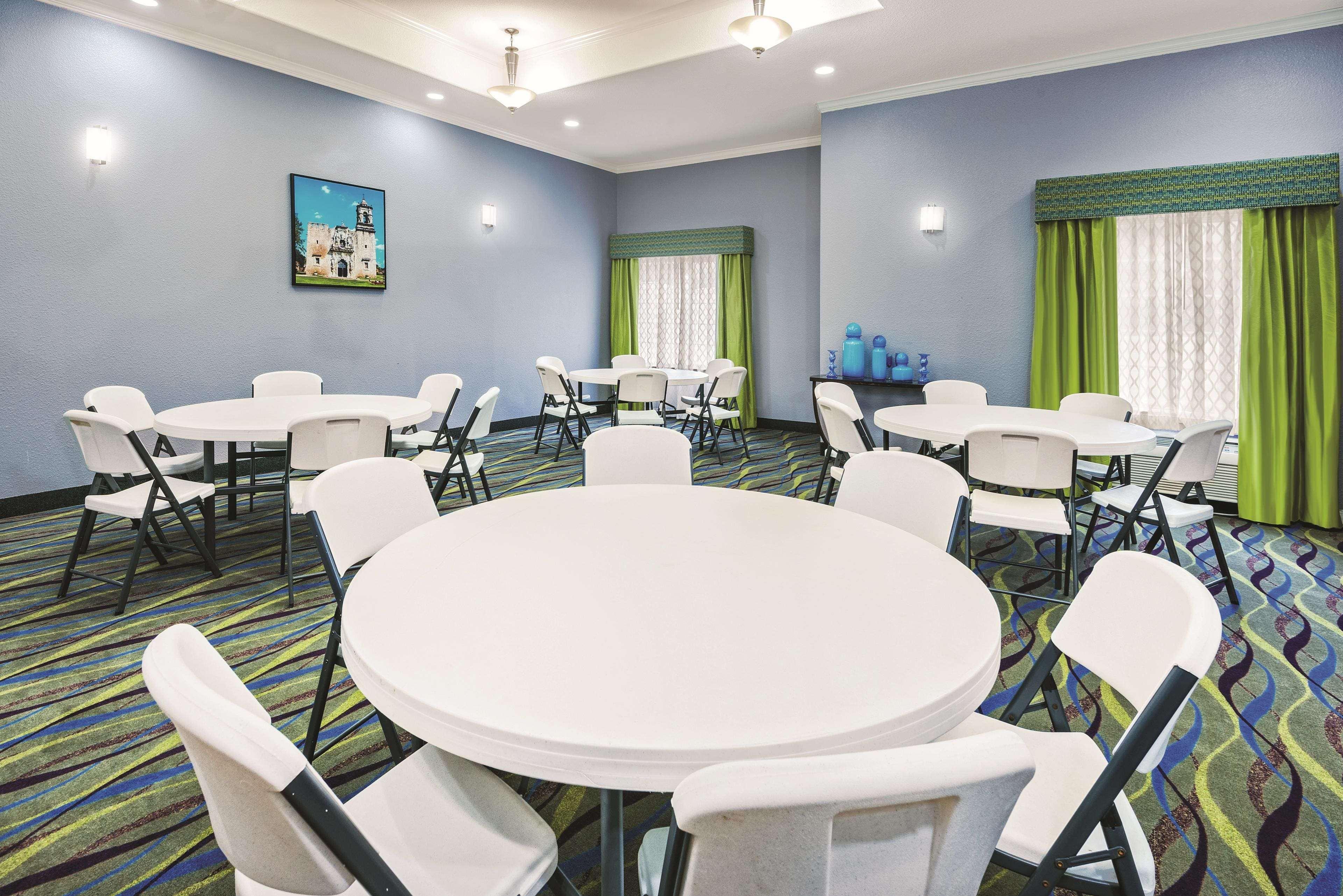 Hotel La Quinta By Wyndham San Antonio The Dominion Extérieur photo